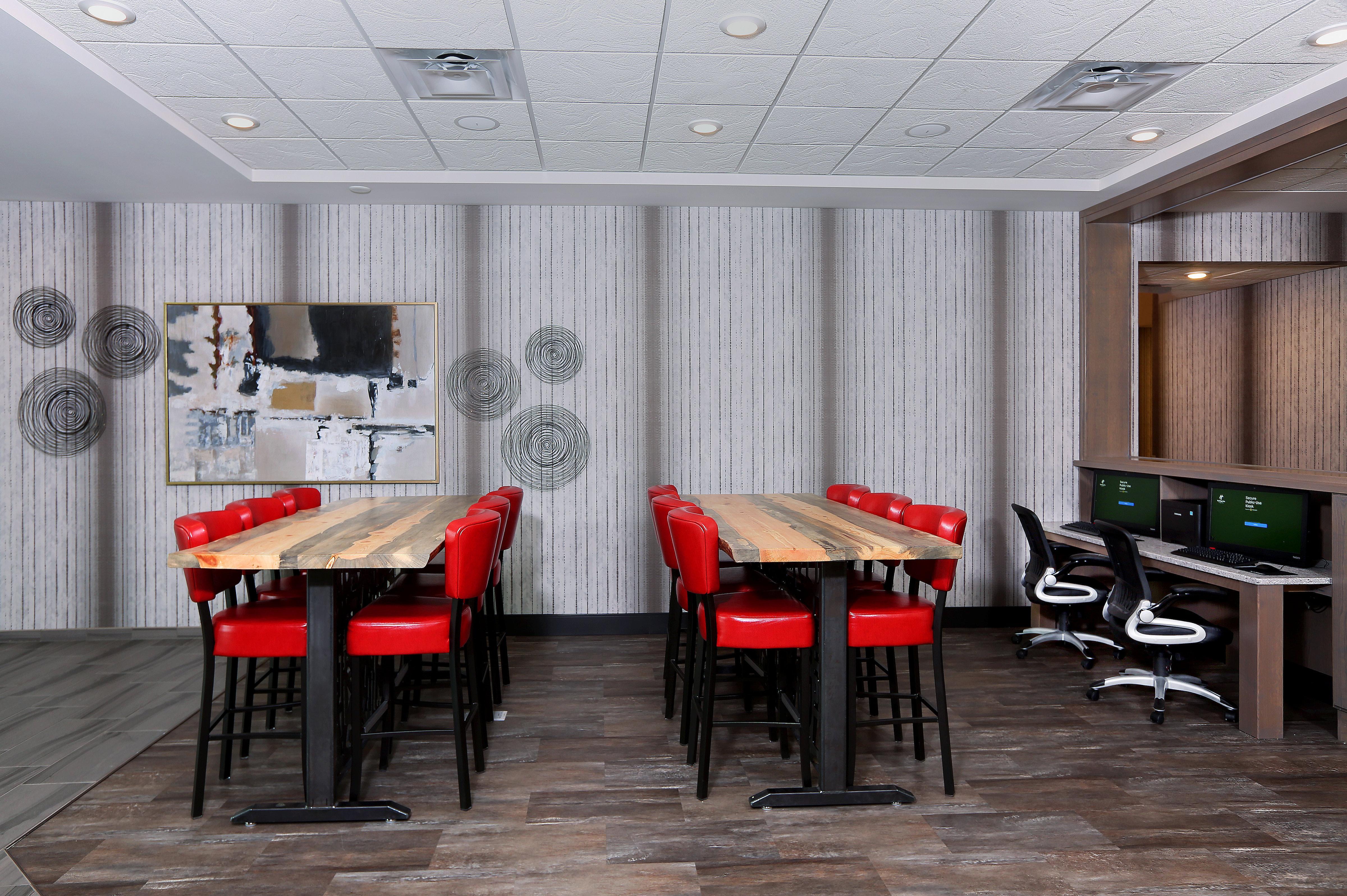 Holiday Inn & Suites Sioux Falls - Airport By Ihg Экстерьер фото